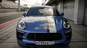 Мощные спортивные автомобили, такие как Porsche – это не только красиво, но и очень быстро.