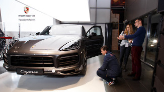15 декабря в Порше Центре Ясенево прошла презентация Porsche Exclusive Manufaktur.