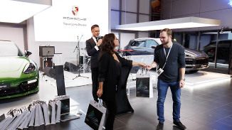 15 декабря в Порше Центре Ясенево прошла презентация Porsche Exclusive Manufaktur.